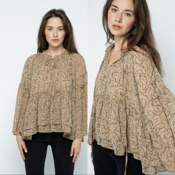 SCOTTSDALE FLUTTER SLEEVE BLOUSE - Picture 1 of 8